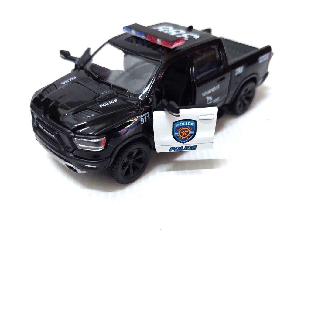 รถเหล็ก รถของเล่น ตำรวจ scale 1:46 มีลาน pull back สินค้า ตรงปก แน่นอน พร้อมส่ง เปิด ปิด ประตูได้ .
