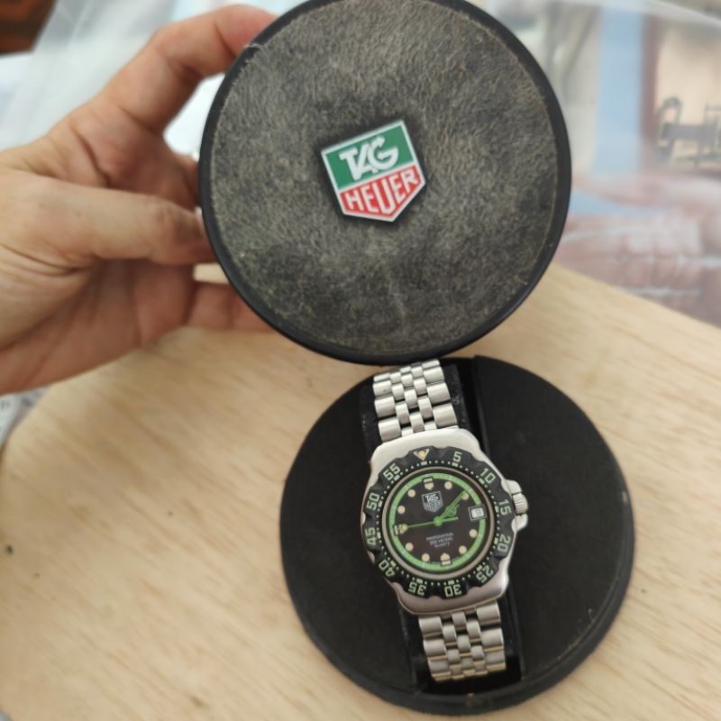 นาฬิกาวินเทจ ยุค90 Tag Heuer F1 พร้อมกล่อง ระบบถ่าน มือสอง สภาพสวย สายยาว ขนาด  boy size ใส่ได้ทั้งช