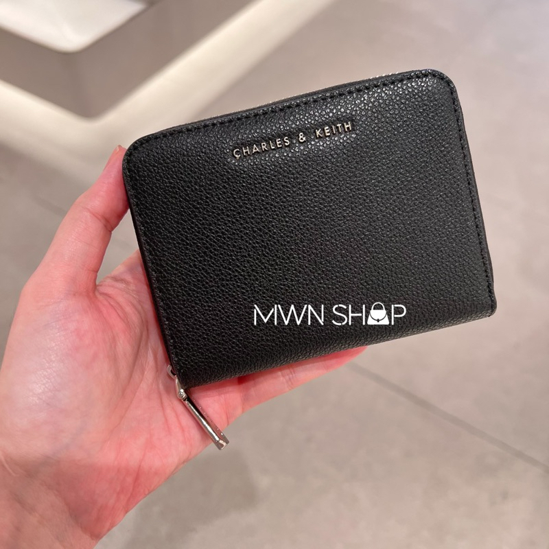 Charles&keith กระเป๋าสตางค์ basic square มีโค้ดลด30% พร้อมถุงผ้า ถุงกระดาษ ของแท้จากชอป - รูปที่ 2