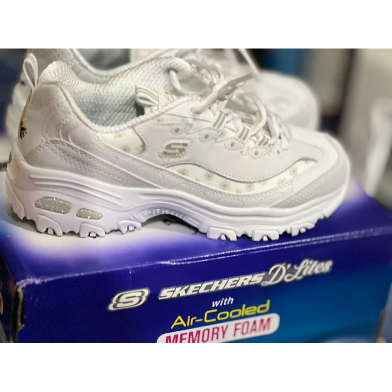 รองเท้าผ้าใบSkechers D’lites with air-cooled memory foam