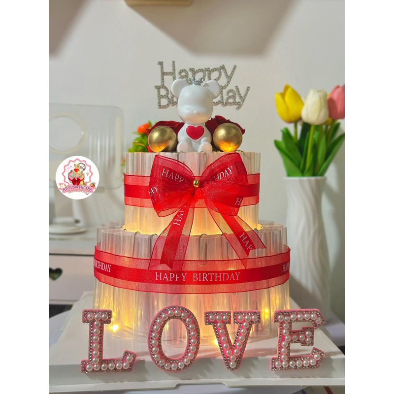 เค้กหมีเงิน2ชั้น LOVE 33ใบ ฟรีป้ายปักเค้ก+ไฟLED พร้อมกล่องใสผูกโบว์