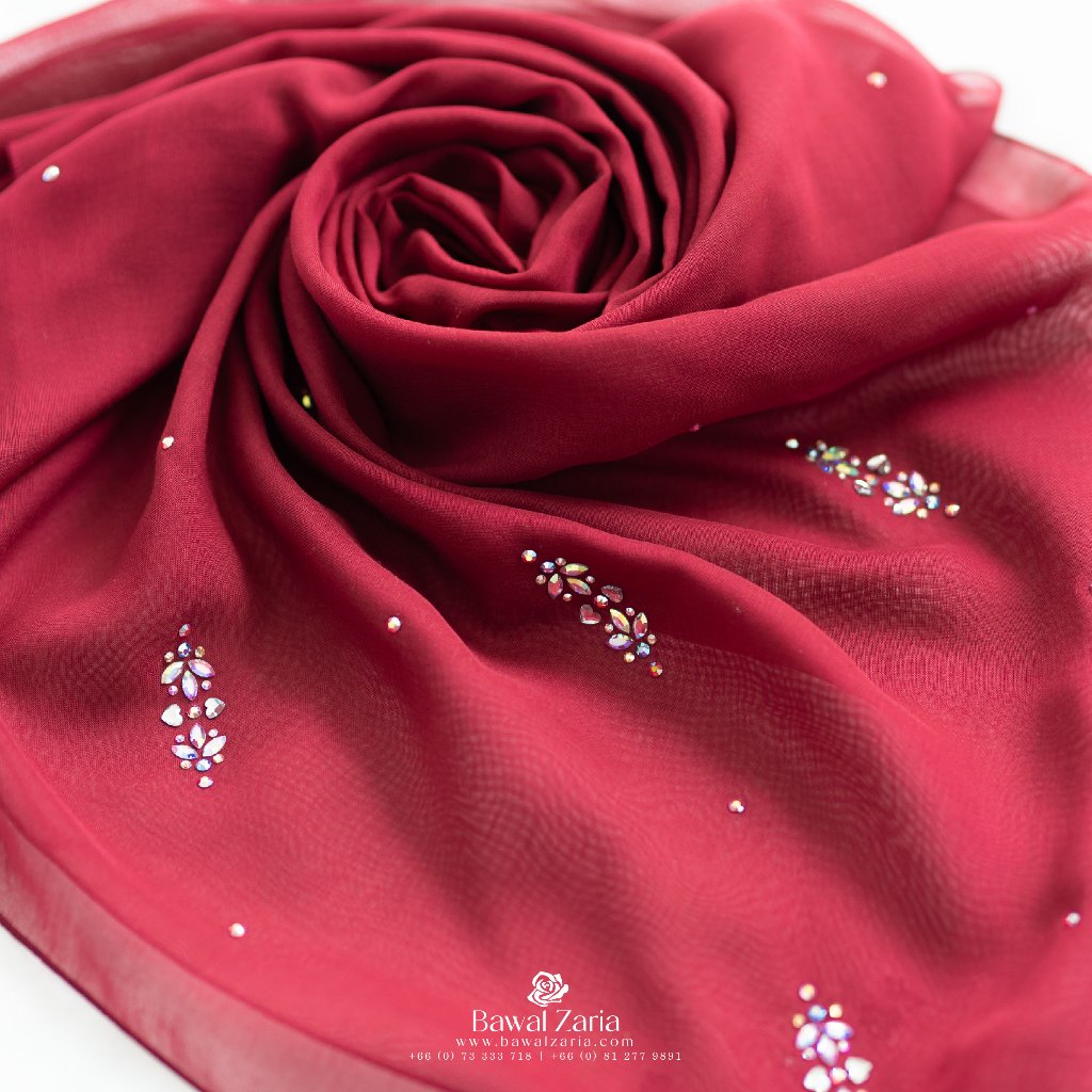 ZARIA Crystal Bawal ผ้าคลุมบาวาประดับคริสตัล - สีแดง
