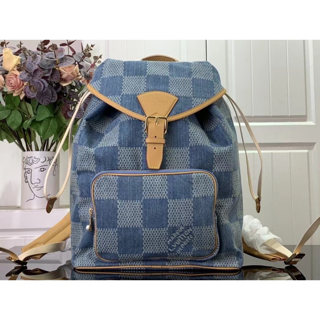 กระเป๋า LV Montsouris Backpack ขนาด32x39