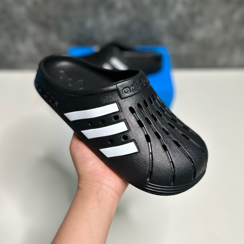 Adidas ADILETTE CLOG cavernous รองเท้าแตะลําลอง ระบายอากาศ เหมาะกับเดินชายหาด สําหรับผู้ชาย ผู้หญิง