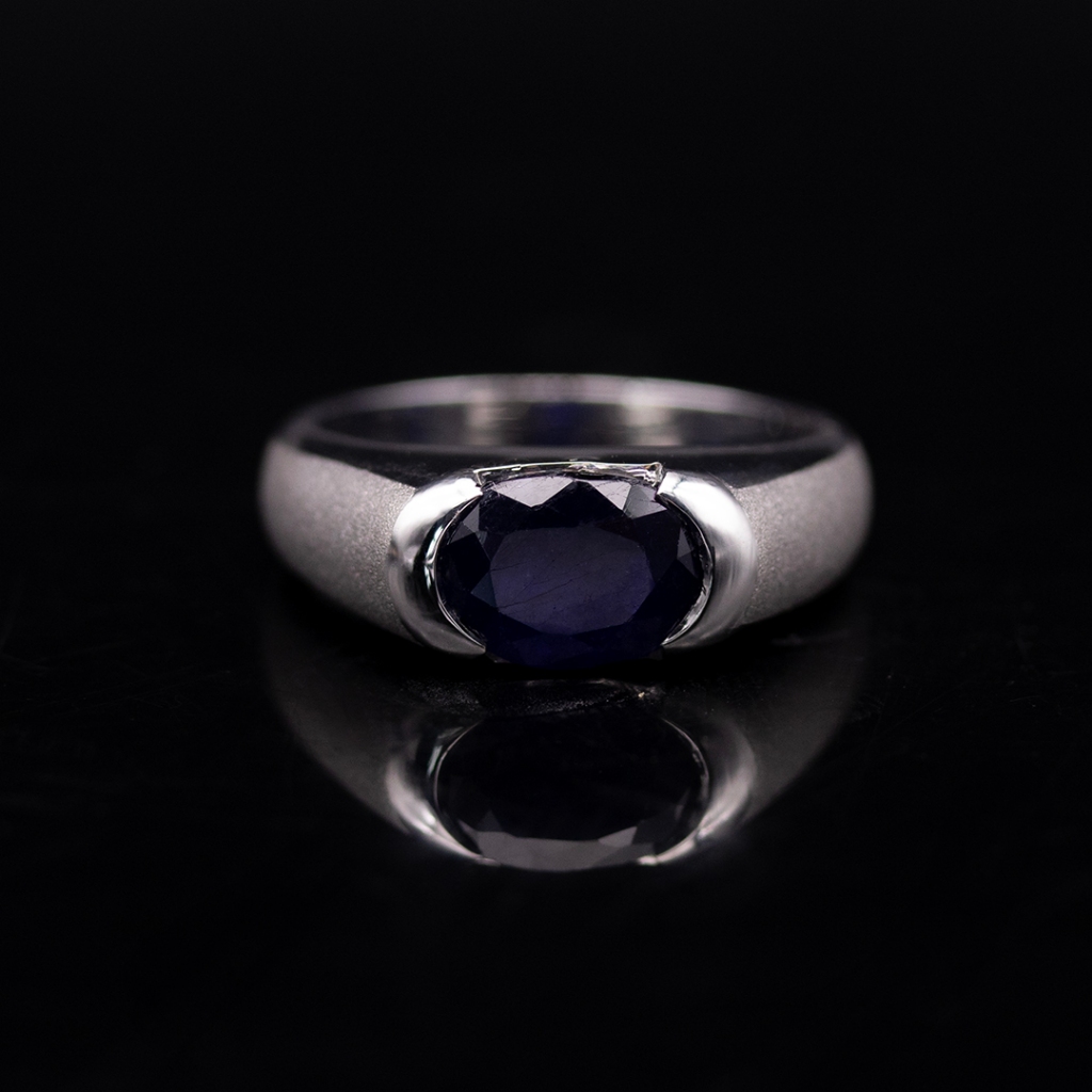 แหวนไพลินแท้ จากมาดากัสการ์(BLUE SAPPHIRE) ตัวเรือนเงินแท้92.5%ชุบทองคำขาว ไซส์นิ้ว 56หรือ เบอร์ 7.5 US