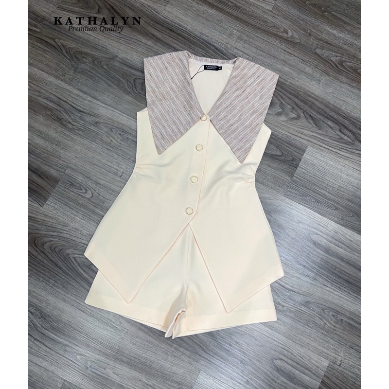 Shopee Video M9 งานป้าย Kathalyn Set ชุดเซ็ทเสื้อ+กางเกงขาสั้น สำหรับผู้หญิง เสื้อผ้าแฟชั่นผู้หญิง ไซส์ S-L
