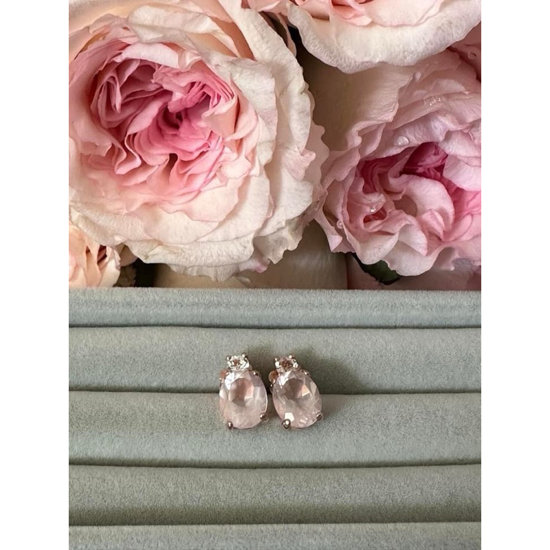 ต่างหูโรสควอตซ์และ White Topaz ( Rose Quartz ) เป็นหินแห่งความรัก เจียเหลี่ยม สวยหรูและสีชมพูใสมากนะคะ White tops