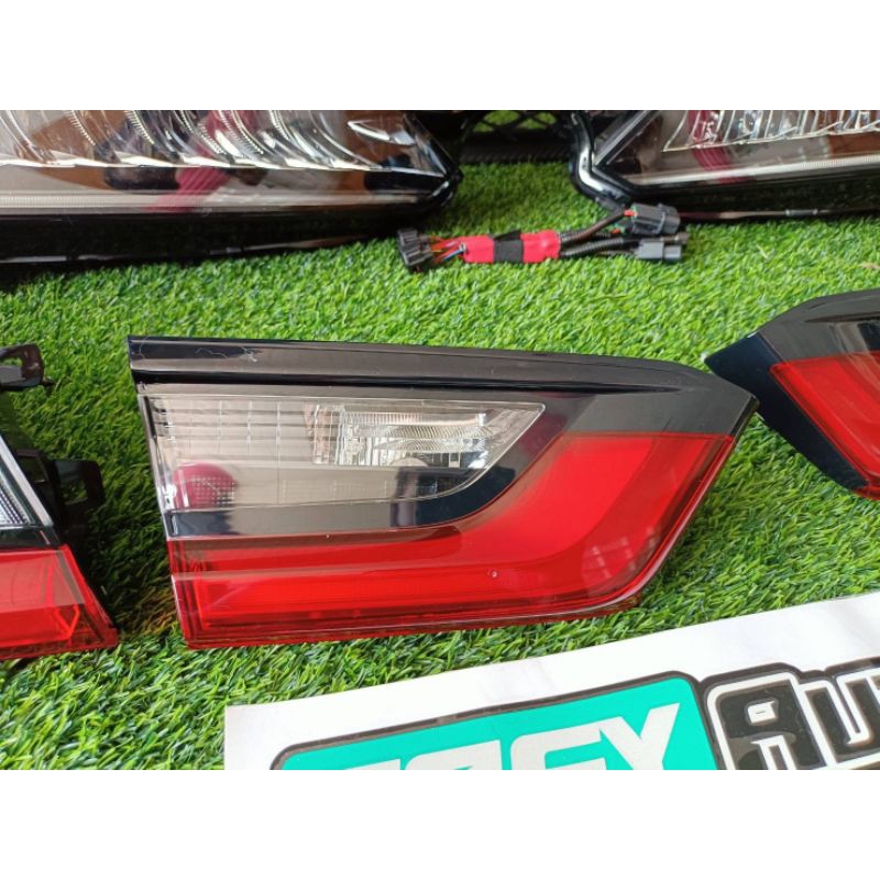 ไฟทับทิม 4 ประตูดวงในฝั่งซ้าย Honda city turbo 2019-ปัจจุบัน