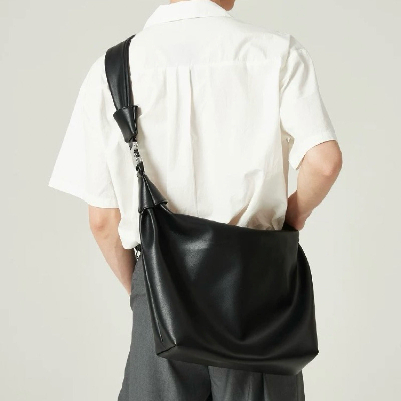 KENJI BAG กระเป๋าหนังสะพายข้างใบใหญ่