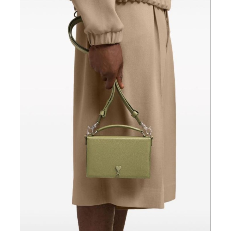 ขายถูกกว่าshop! Ami Paris Lunch Box Bag ของแท้ จากชอปเอมโพเรี่ยม