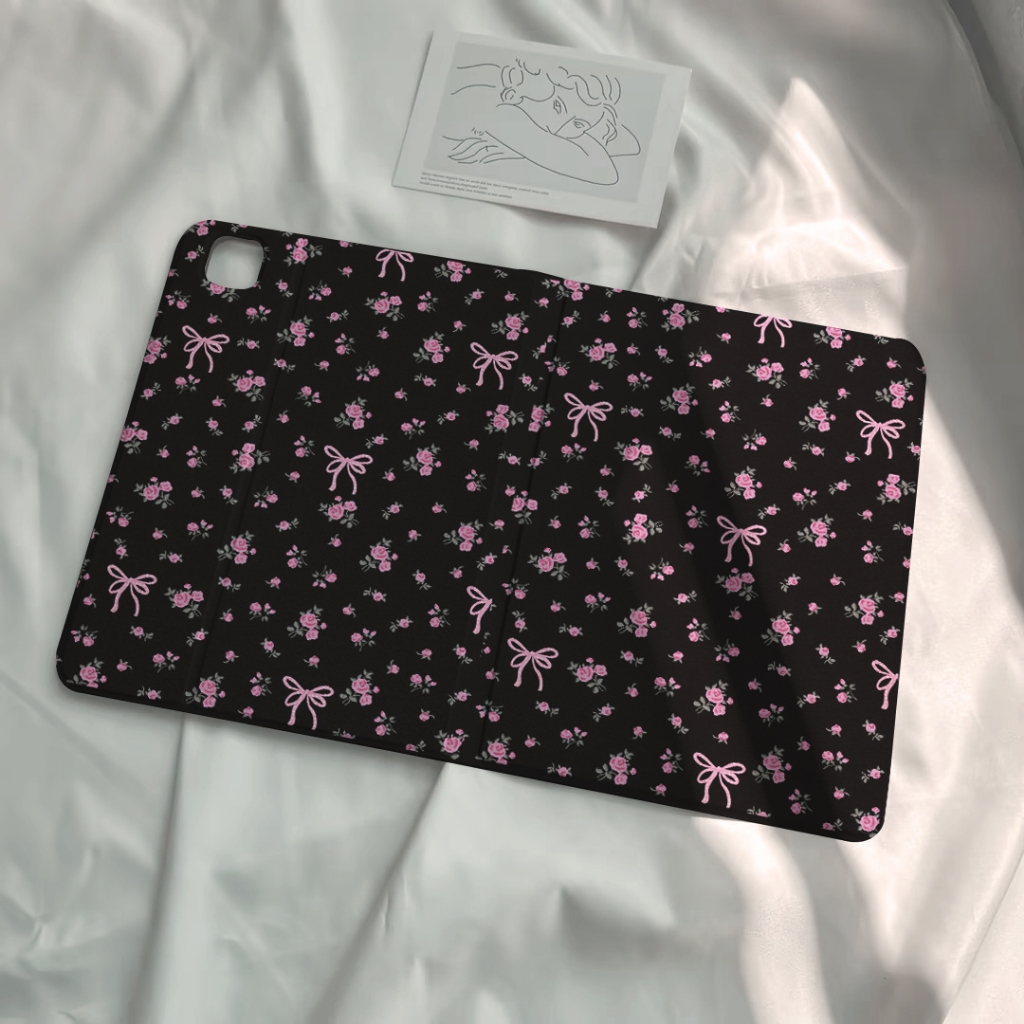 🌼ออกให้ 24 ชม🌼เคส iPad Air6 Air7 11 MINI7 TPU พร้อมถาดใส่ปากกา Black floral bow เคส iPad gen9 Gen11
