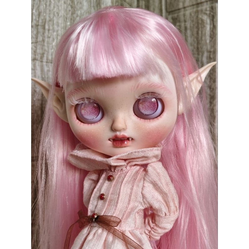 Blythe doll Custom ตุ๊กตาบลายธ์คัสตอมใหม่พร้อมส่ง