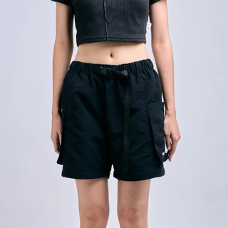 กางเกงขาสั้นผ้าไนล่อน (Black Nylon Pocket shorts)