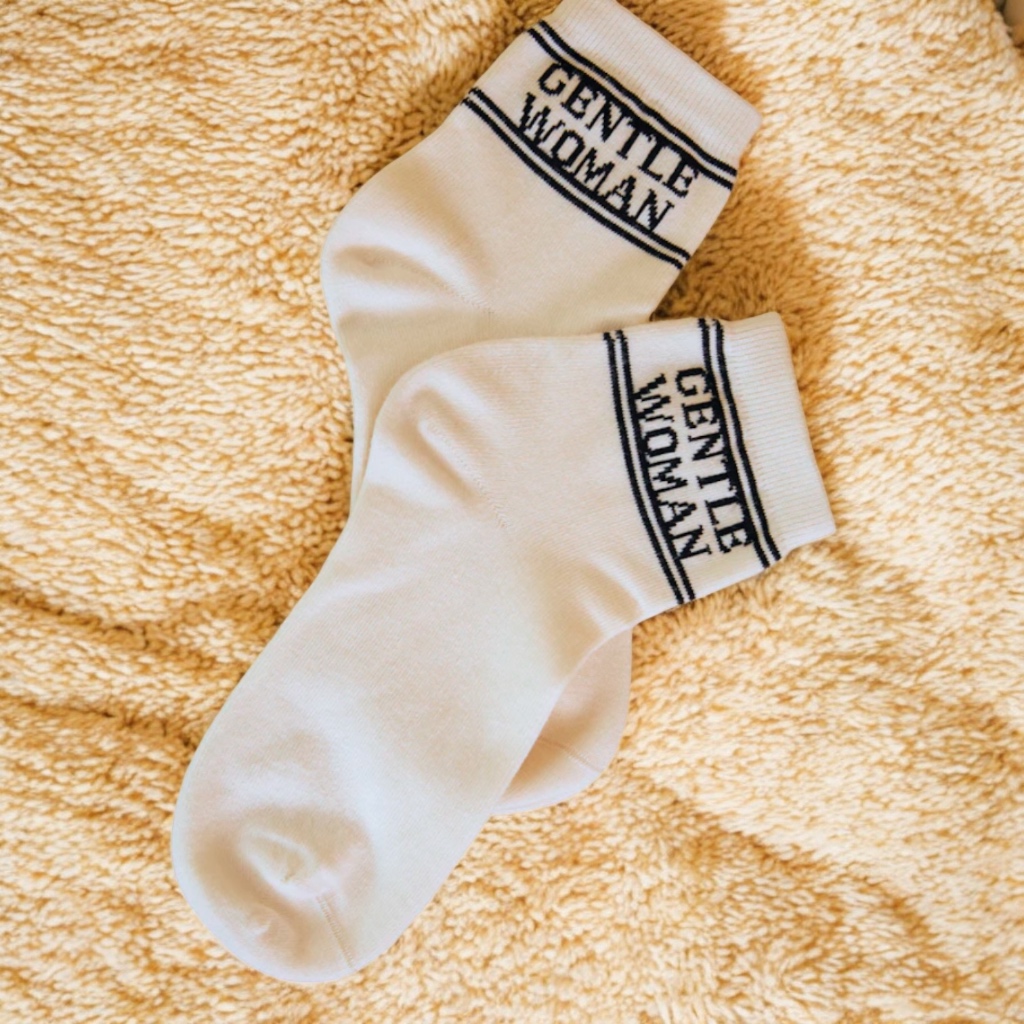 NEW พร้อมส่ง ถุงเท้า GENTLE WOMAN CREW SOCKS Freesize