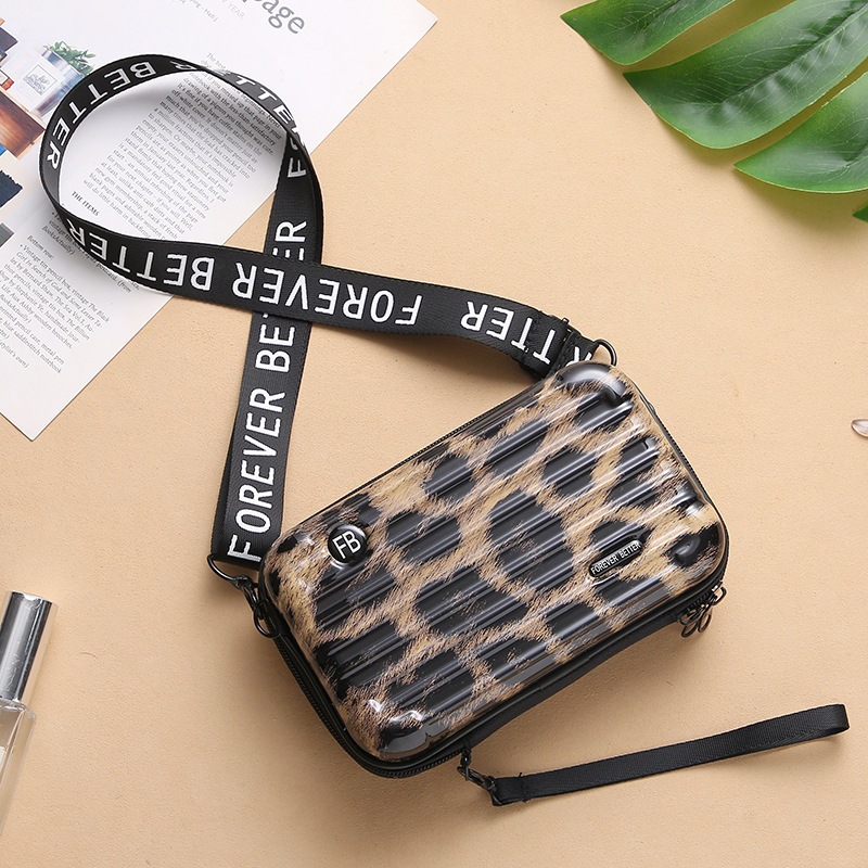 【พร้อมส่ง】miss bag fashion กระเป๋าแฟชั่นสำหรับผู้หญิง สะพายข้างผู้หญิง บุคลิกภาพ มือถือ