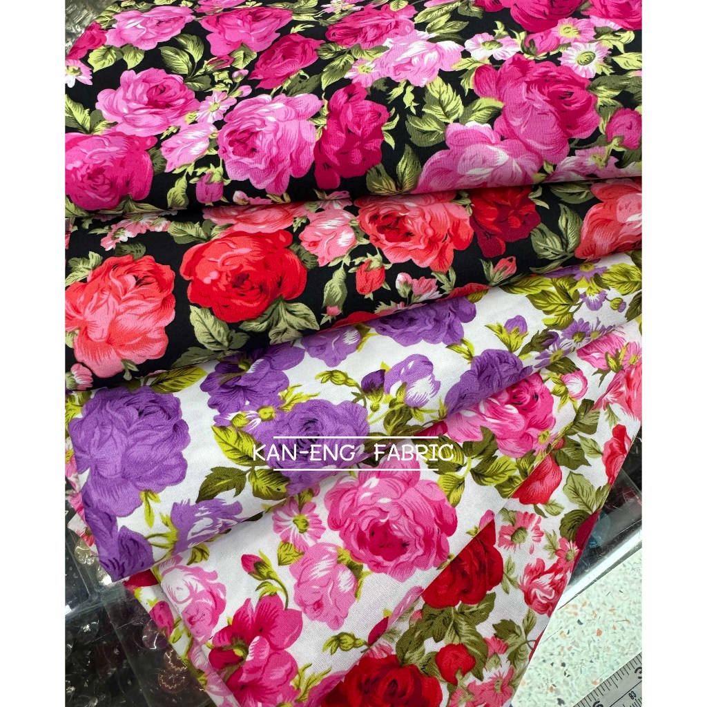ผ้าเมตร ผ้าคอตตอน 100% ผ้าฝ้าย หน้า 45 นิ้ว ลายกุหลาบ