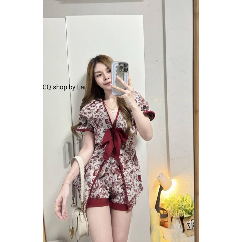 Roseshop เซท2ชิ้น เสื้อติดโบว์ใหญ่ๆอลังการ กางเกงขาสั้น ผ้าดีมาก ผ้าทอ ลายแบร์นดังจ้าา
