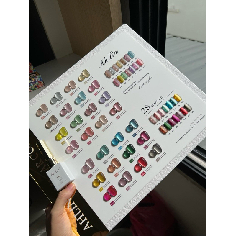 เข้าไทยแล้วนะคะ ลูกแก้ว 28 สี ฟรีชาร์จ น้องเป็นสีลูกแก้วละเอียดค่ะ ราคาส่งฟรี