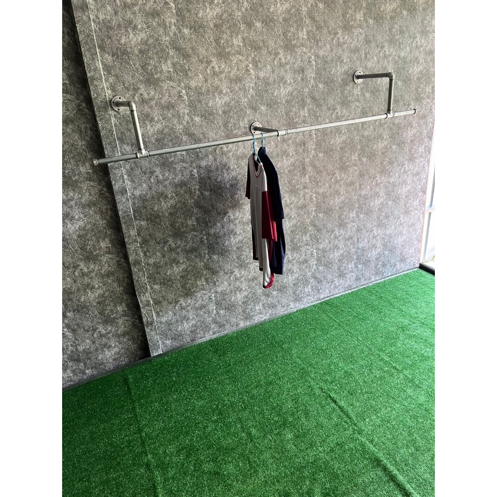 ราวแขวนผ้าติดผนังรุ่นตัว U 3 ขา มีขนาดยาว 1.89 เมตร , 2.39 เมตร , 2.89 เมตร , 3.39 เมตร ทำด้วยท่อเหล็ก 6 หุน(3/4 นิ้ว)