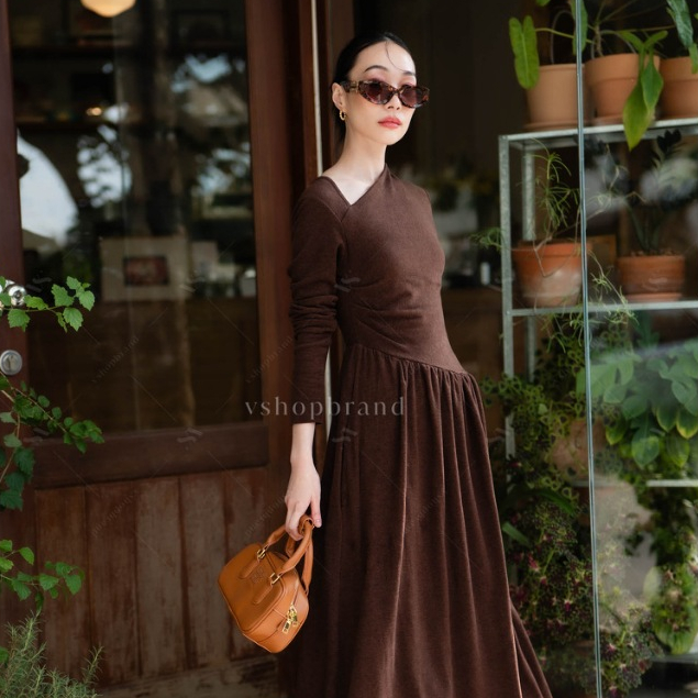พร้อมส่ง maxi เดรสลูกฟูกจับจีบข้าง คอเว้า งานป้าย vshopbrand