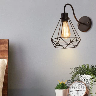 โคมไฟติดผนังอุตสาหกรรม Retro E27 โคมไฟติดผนังโคมไฟติดผนังสีดำสำหรับ Headboard Bedroom Coffee Shop