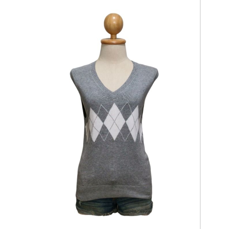 เสื้อกั๊ก มือสอง Brand : UNIQLO