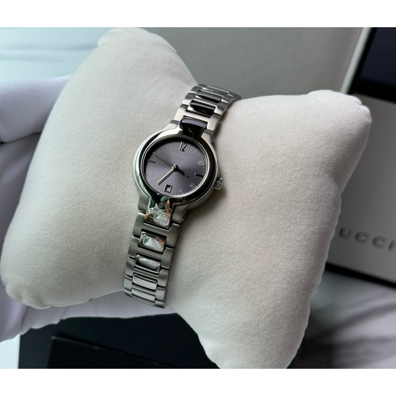 Gucci 8900L Grey Dial Lady Size