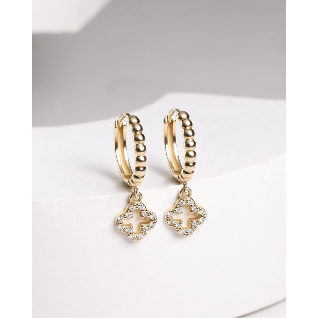 ต่างหูห่วงทองแท้ 9K ใบโคลเวอร์ เพชรแท้  Clover Diamond Huggies