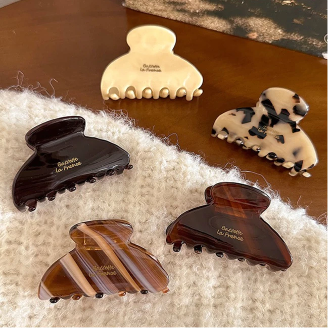 Luxury Medium Clip ขนาด 6.5cm กิ๊บหนีบผมสุดหรู สไตส์เกาหลี รุ่นใหม่ล่าสุด ผิววาว . กิ๊บติดผม กิ๊บผม กิ๊บเกาหลี แฟชั่น