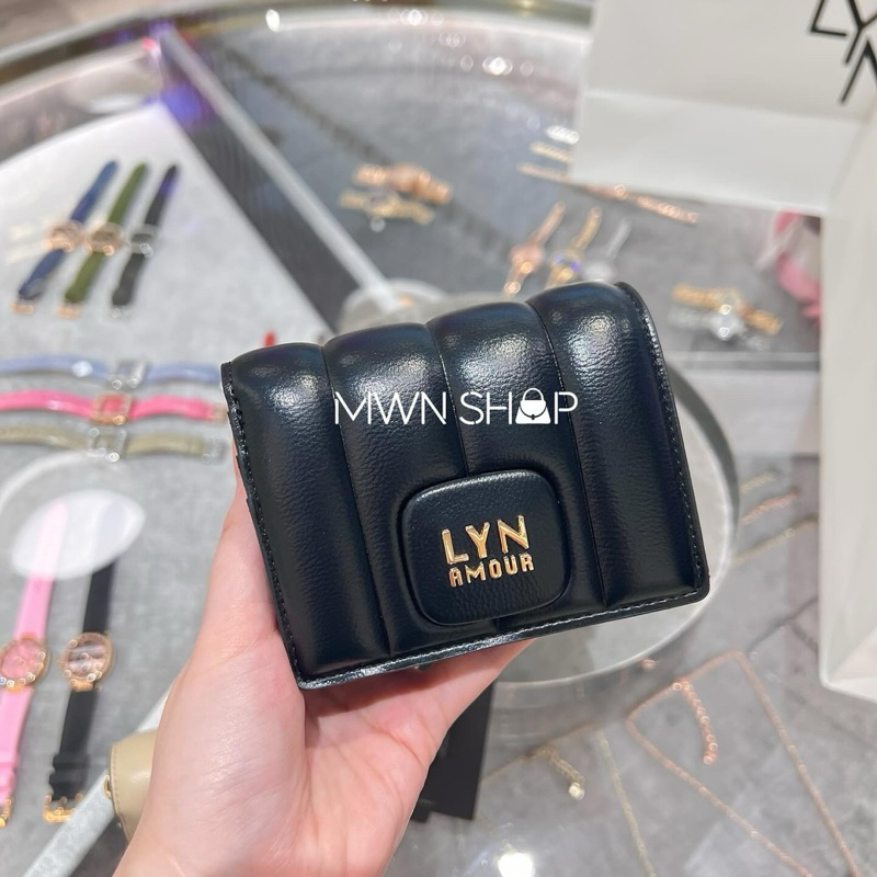 Lyn มีโค้ดลด30% new patti short กระเป๋าสตางค์ใบสั้นสะพายข้าง ของแท้จากชอป