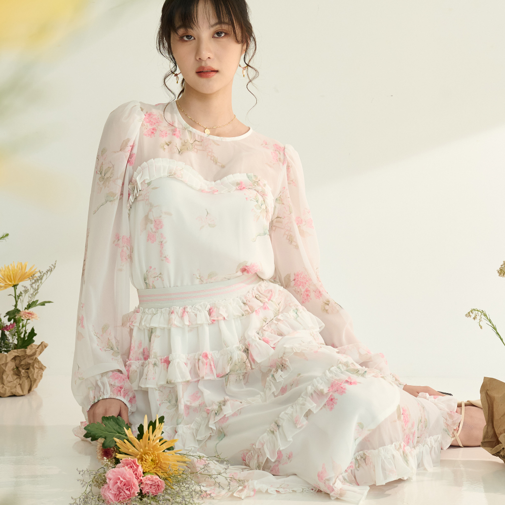 Maelin Dress Set #DI14701 ชุดเซทเสื้อแขนยาว ผ้าชีฟอง กระโปรงระบาย หลายชั้น สีขาวลายดอกชมพู