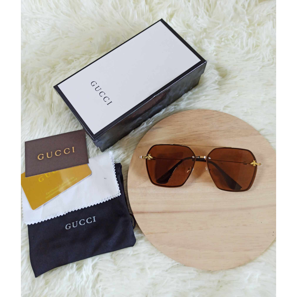 ✅พร้อมส่ง✅แว่นตา กันแดดมาพร้อมกล่อง อุปกรณ์ครบ แบรนเนมด์ ใส่ได้ทั้งผู้หญิง ผู้ชาย กล่องเก็บแว่น  (มีตำหนิ)