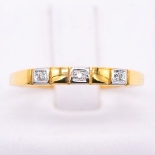 เพชรเรียง 3 เม็ด  ตัดสลับกัน แหวนเพชร แหวนทองเพชรแท้ ทองแท้ 37.5% (9K) ME612