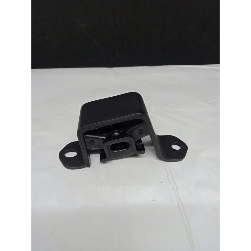 ยางหิ้วท่อไอเสีย. 17572 OH040  โตโยต้า แคมรี่  TOYOTA CAMRY 2002.   ระหว่าง น๊อต  10.5  ซม.กว้าง  5.