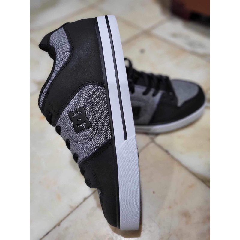 รองดท้าผ้าใบชาย DC shoes แท้ usa