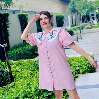 พร้อมส่ง Pink Dress เดรสคอบัวลายดอกไม้ ชุดสีชมพูเรียบร้อยไม่มีลาย แขนพอง กระดุมหน้า งานป้ายypy