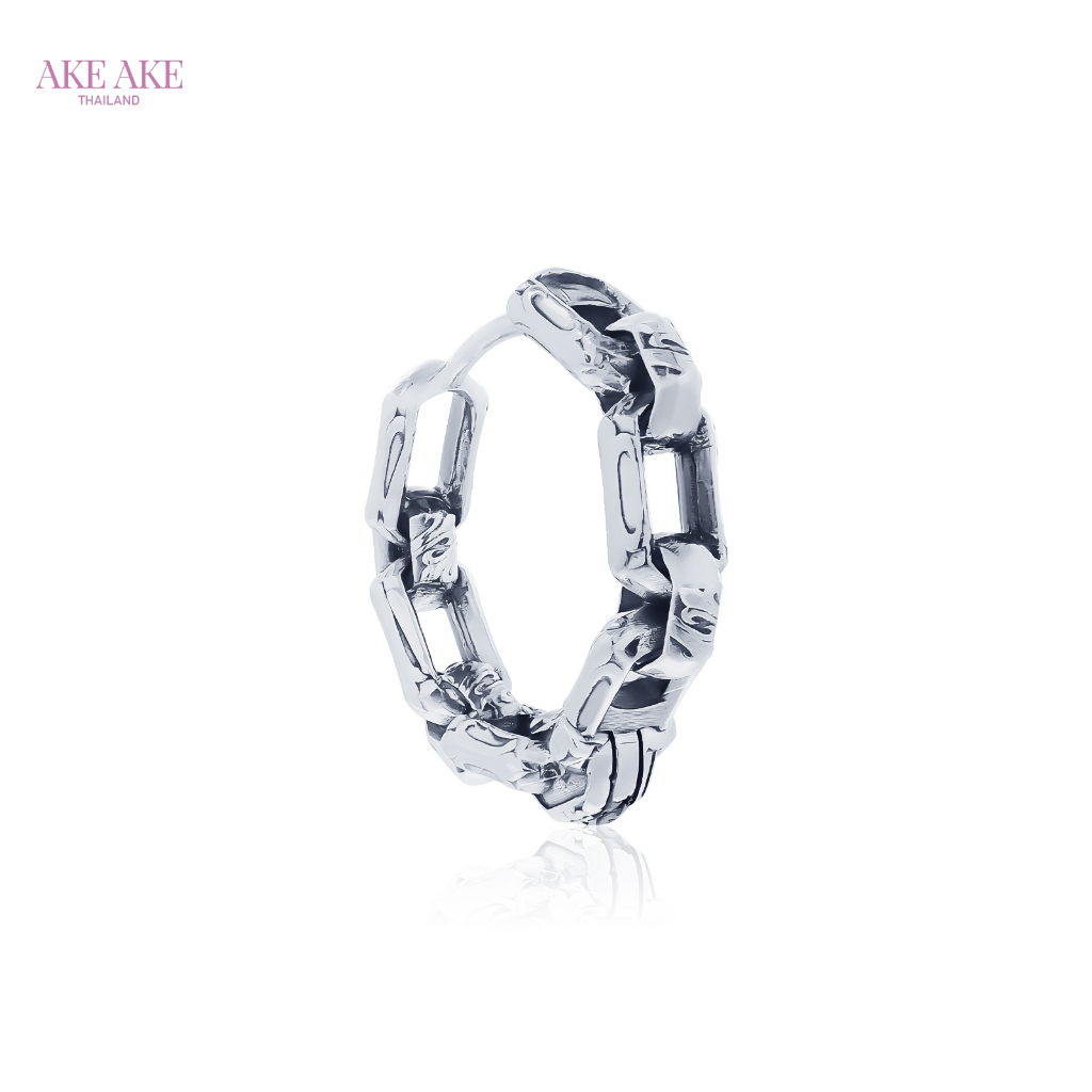 the Mystique Chain Huggie Earring ต่างหูเงินแท้ 925 แบบห่วง  พร้อมลงดำขับลาย ลาย โซ่ "นักบุญปริศนา"**ขายเป็นชิ้น/ข้าง
