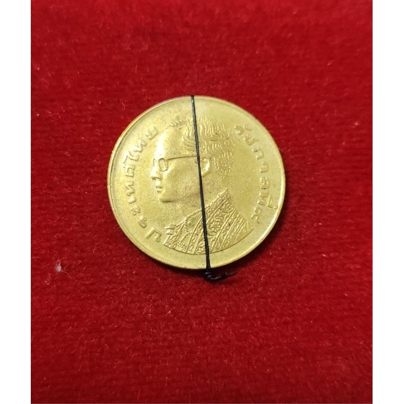 เหรียญ​  ๒๕ สต​ ปี​ ๒๕๒๐ ผ่านใช้ตามรูป​หายาก พระเศียรเอียงเกือบตรง​