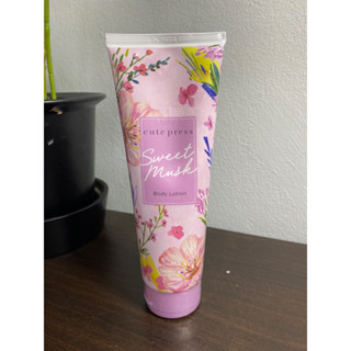 โลชั่นน้ำหอม Cute Press Sweet Musk Body Lotion 250g.