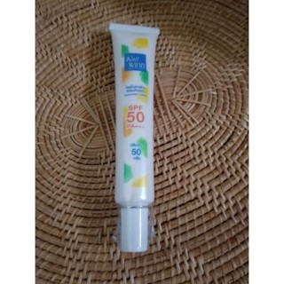 โลชั่นทาผิวผสมกันแดด Sunscreen Lotion SPF50PA+++ปริมาณ50g