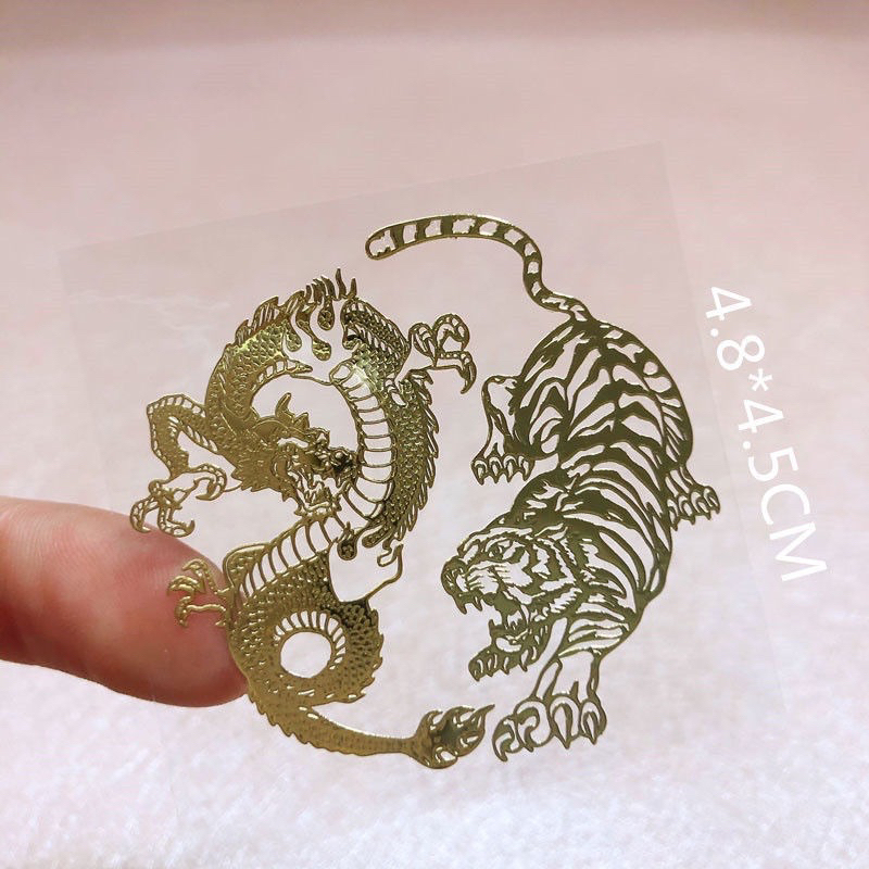 สติ๊กเกอร์มงคลมังกร+เสือ 2 ชิ้น สำเร็จ มั่งคั่ง ปั้มนูน โลหะ วัตถุมงคล ติดมือถือเคสโทรศัพท์ ติดกระจกติดรถยนต์รถมอเตอไซต์
