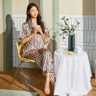 ชุดนอนผู้หญิง Vana ลาย Classic Scandi ผ้าซาติน ลายน่ารัก | Collection Vacation Paradise | ชุดนอน เสื้อ กางเกง ชุดกระโปรง