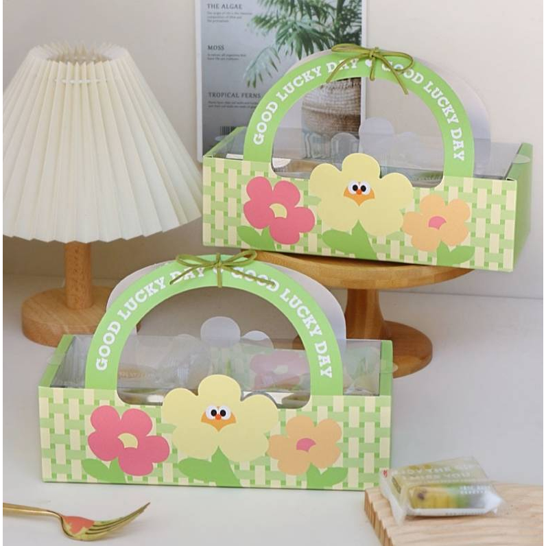 กล่องกระดาษ+พลาสติกใสใส่ขนม คุกกี้ หิ้วได้ สีเขียวลายดอกไม้ แพ็ค 5/10 ชุด