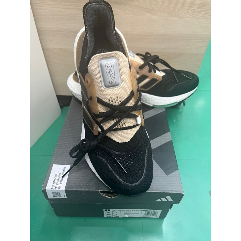 รองเท้า Adidas UltraBoost 22w (7uk)