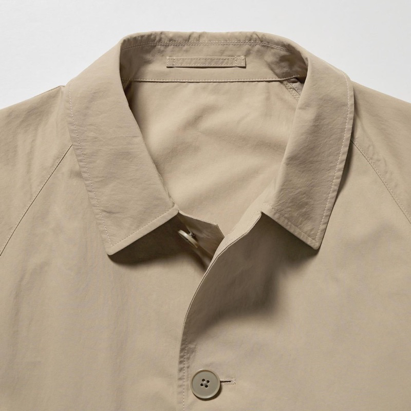 UNIQLO เสื้อแจ็คเก็ต เสื้อคลุม กันลม กันน้ำ POCKETABLE HALF COAT (A0202)