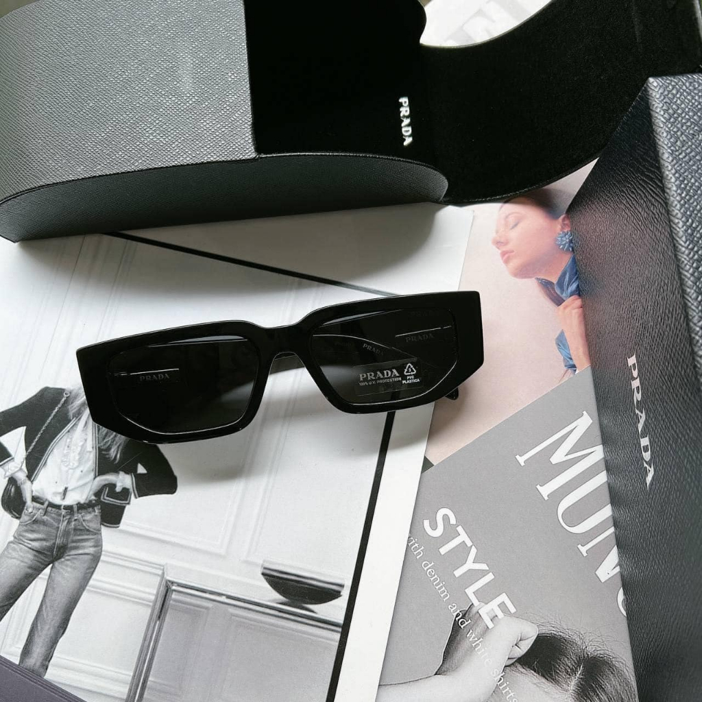 แว่นกันแดด Prada รหัส PR 09ZSF ของแท้รับประกัน2ปี พร้อมอุปกรณ์ครบset
