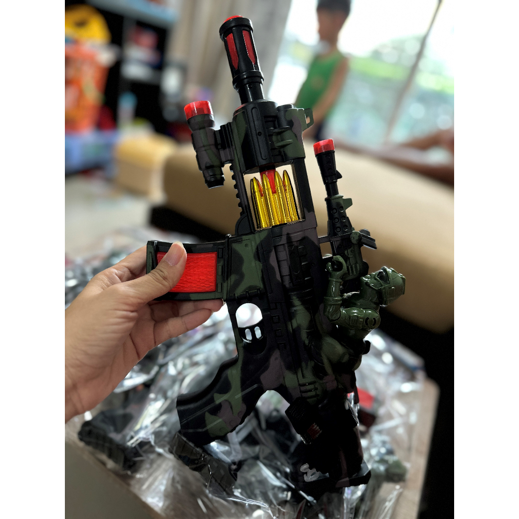 ปืนทหาร ปืนลายทหาร ปืนของเล่น ระบบสั่น มีเสียงมีไฟ ปืนใส่ถ่านของเล่นเด็ก ถ่ายรูปจากสินค้าจริง พร้อมส่ง ใส่ถ่าน AA 3 ก้อน