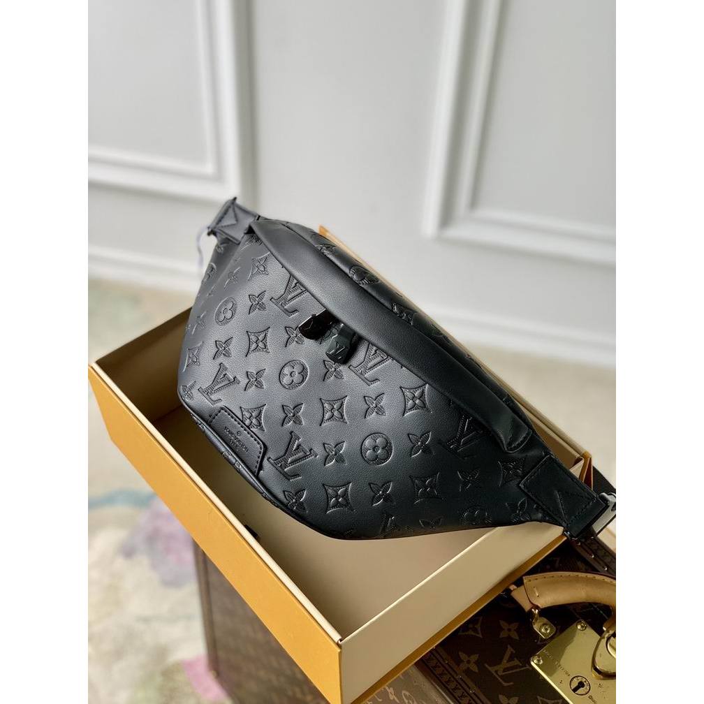 Louis Vuitton Black นูน Discovery Men's Belt Bag