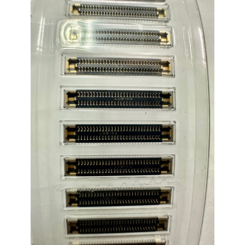 56pin ซ็อกเก็ตจอบอร์ด สำหรับ Samsungได้หลายรุ่น เทียบตัวอย่างแล้วเหมือนกันก็ใช้ได้เลย