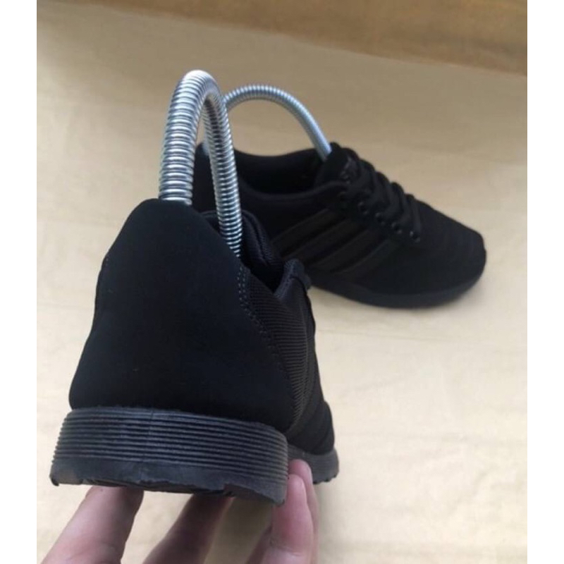 รองเท้าผ้าใบ สี ดำล้วน (Size37-41) มีหลายแบบ ลาย4แถบ